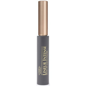 L'Oreal Paris brush tip closeup showing fine tapered bristles for precision