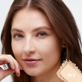 L'Oreal Paris powder texture close-up highlighting fine-milled finish and smooth blend