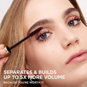L'Oreal Paris brush close-up showing bristles for even volumizing application