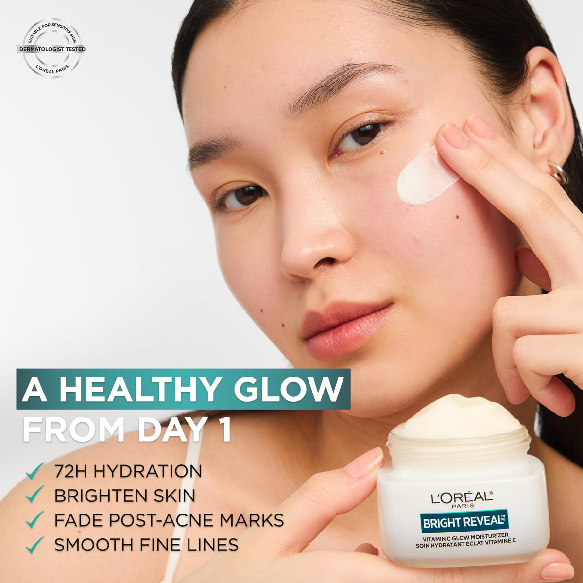 L'Oreal Paris close-up cream texture highlighting lightweight absorption benefit