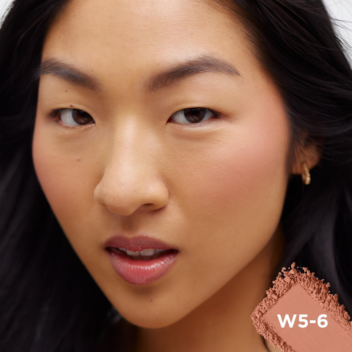 L'Oreal Paris label and ingredients panel showing shade and product details