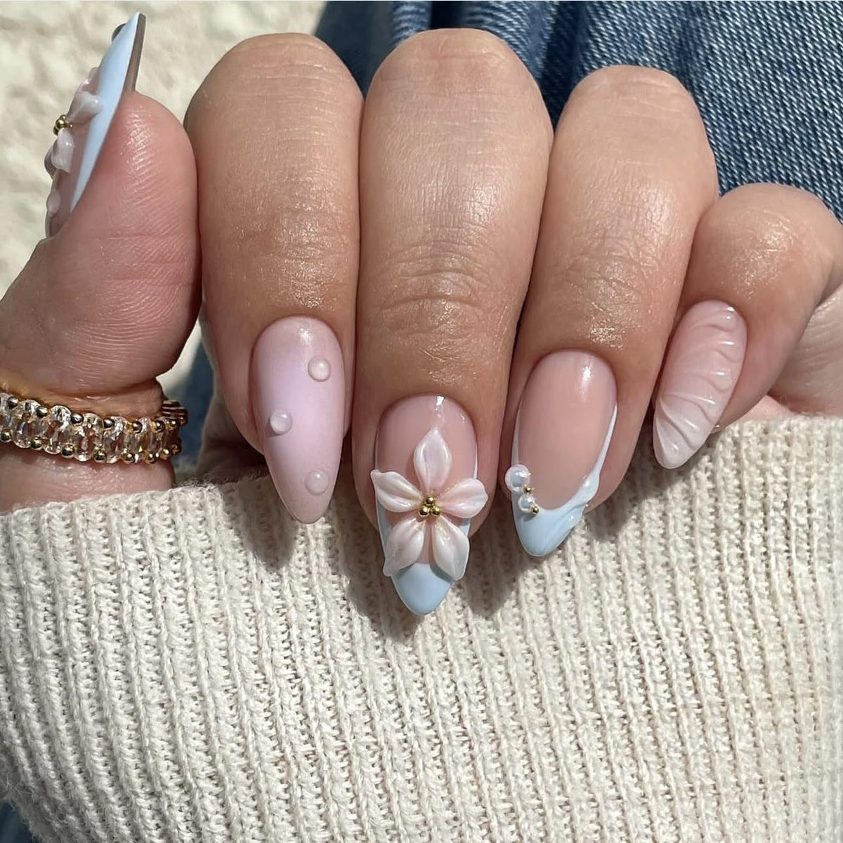 LPOODDNU close-up of French tip detail emphasizing precise glossy finish benefit