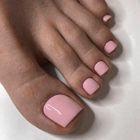 LuckForever 12-grid size case open with nails displayed, showing organized size options