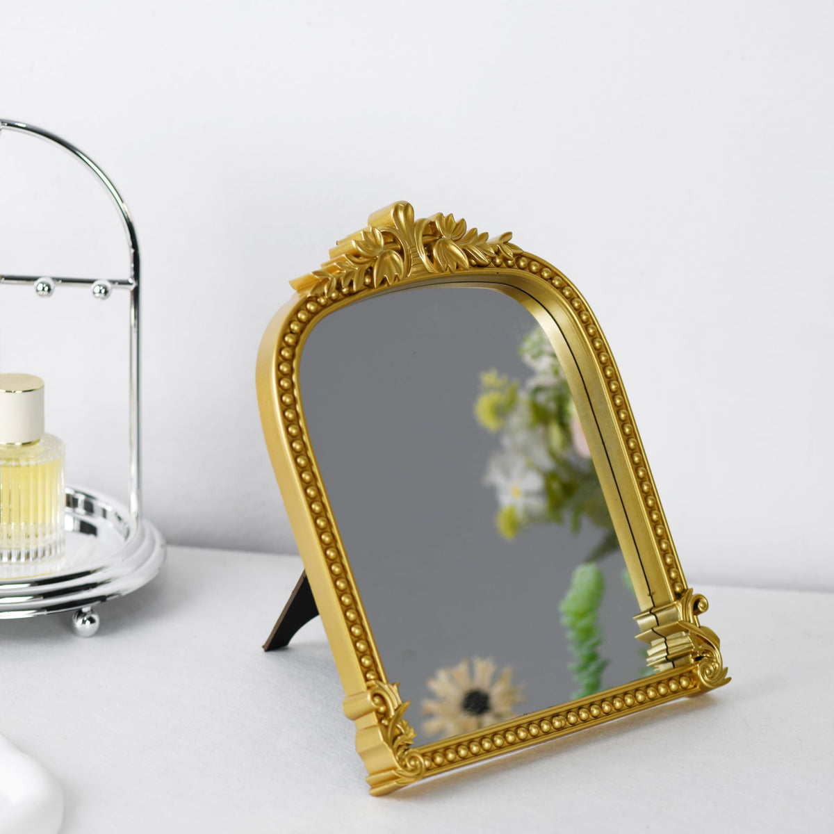 LuHeToz wall-mounted in bathroom demonstrating space-saving styling benefit