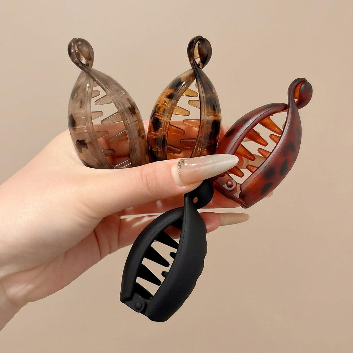 LYLYNB label and spring hinge close-up showing durable closure and long-lasting performance
