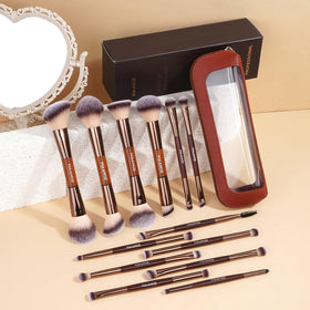 MAANGE close-up of dense bristles demonstrating smooth, streak-free blending