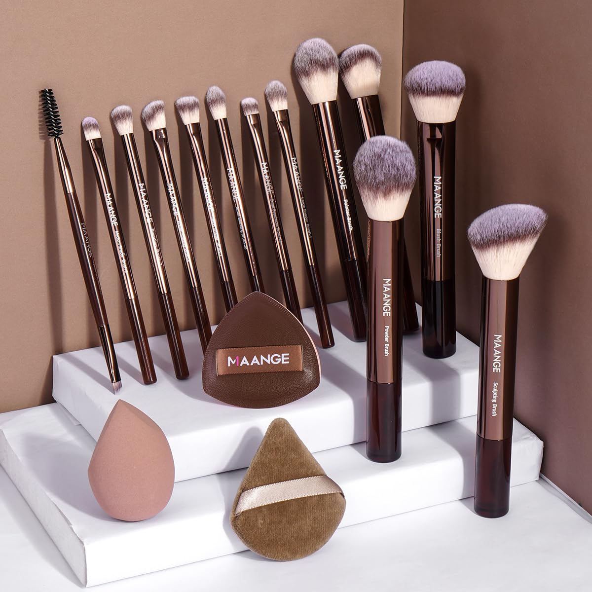 MAANGE complete set on makeup station for everyday professional looks