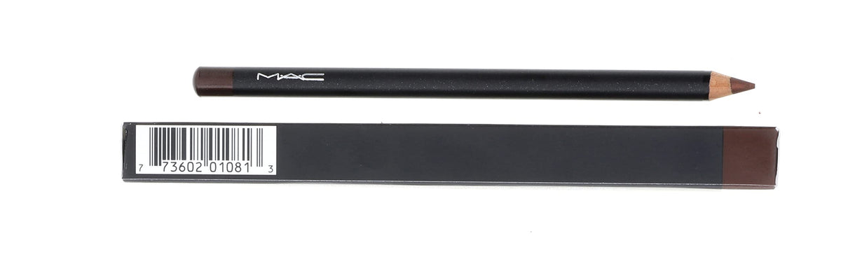M.A.C Eye Kohl Teddy applied along lash line demonstrating definition