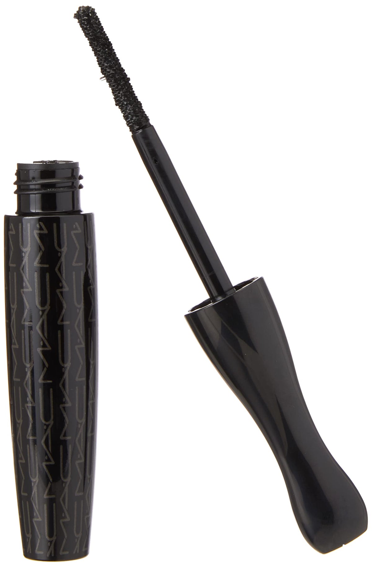 MAC mascara applied on lashes showing length, curl and conditioned finish