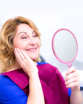 Macaki vanity lifestyle shot showing stylish pink mirror enhancing décor