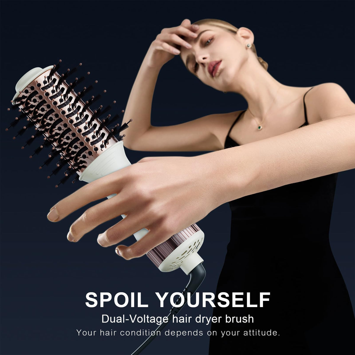 Madremía brush bristles detail displaying massage bristles that boost volume and comfort