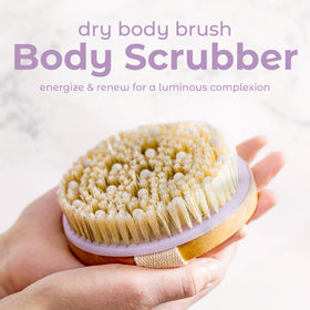 MainBasics back handle detail showing comfortable grip for precise brushing