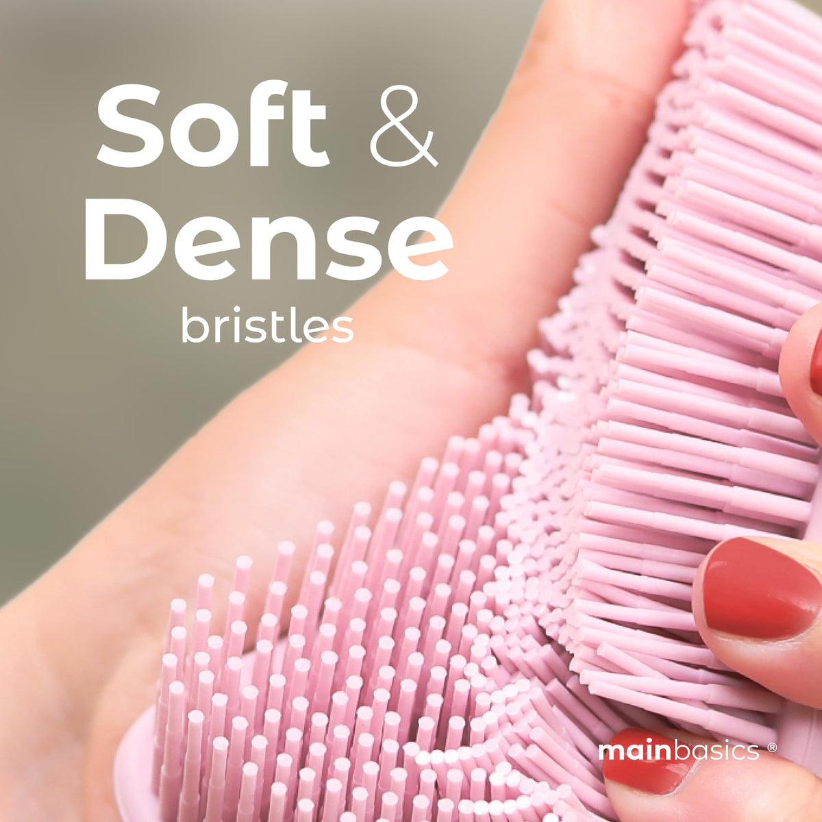 MainBasics ergonomic grip detail highlighting comfortable control in wet hands