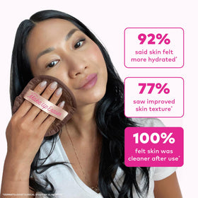 MakeUp Eraser wet versus dry texture comparison revealing microfiber grip