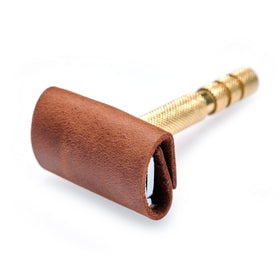 MAKYN cognac cover front view showing neat protection and easy carry