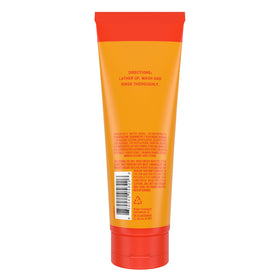 Mando close-up foam texture demonstrating rich lather and gentle cleanse