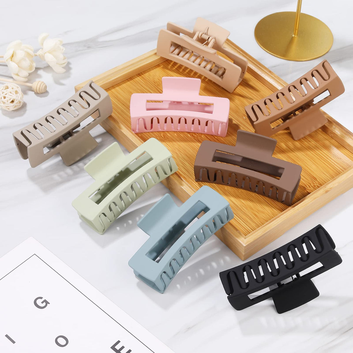 Mandydov hinge and tooth detail focusing on reinforced plastic durability and smooth edges