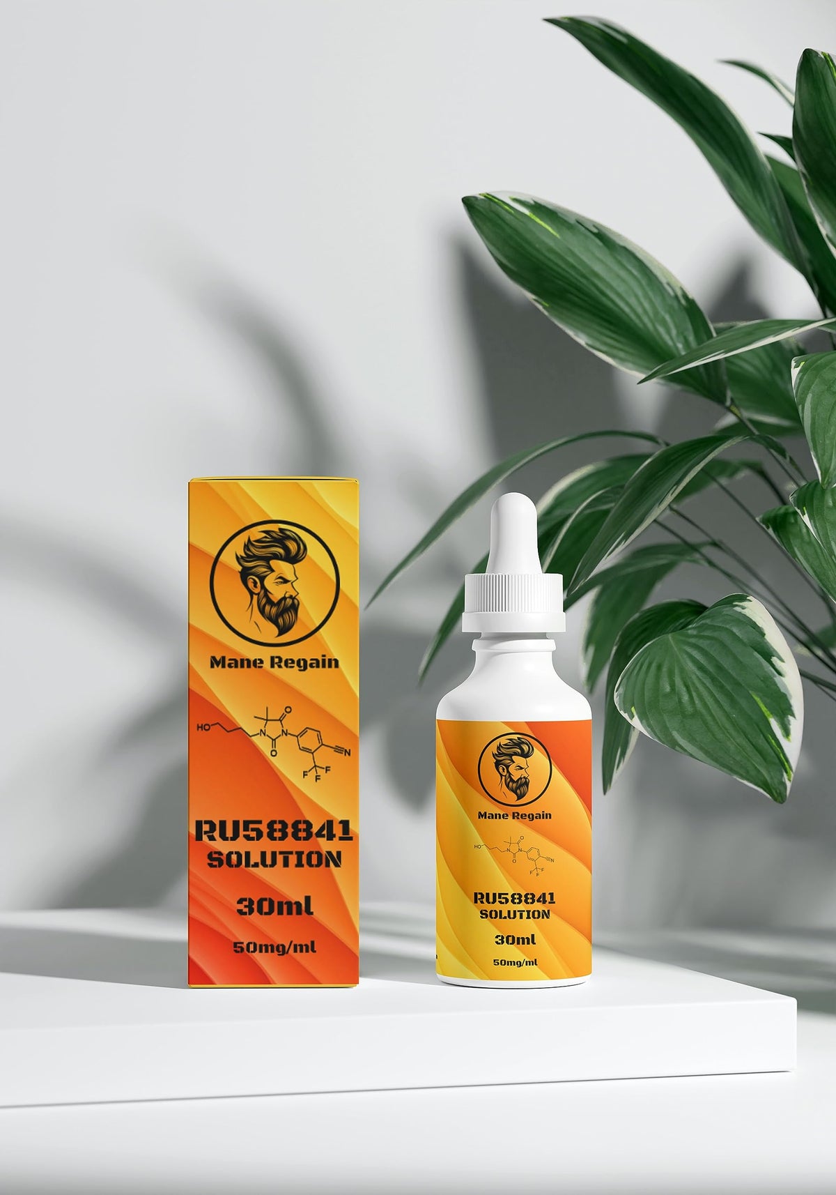Mane Regain applying tonic to scalp to illustrate targeted treatment benefit