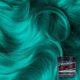 MANIC PANIC close-up of creamy Siren's Song texture highlighting smooth application
