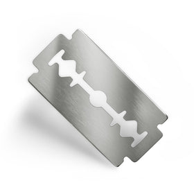 MANSCAPED close-up of stainless steel blade edge for precise shaving