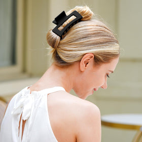 MAORULU clip in bathroom after shower for easy wet-hair management
