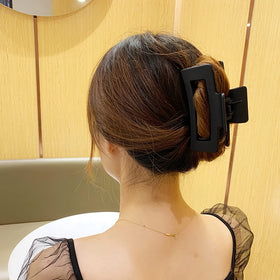 MAORULU two-pack stacked to show spare clip for travel convenience