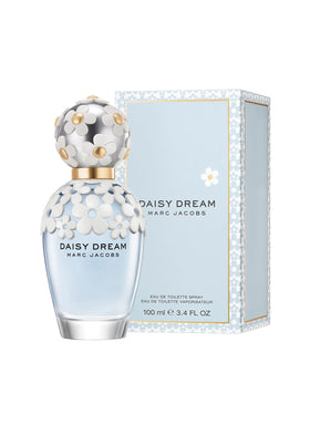 Marc Jacobs Daisy Dream cap and floral collar close-up illustrating designer accents and charm