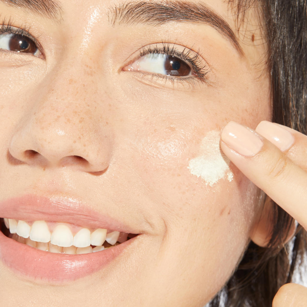 Mario Badescu before and after spot application reducing shine and redness