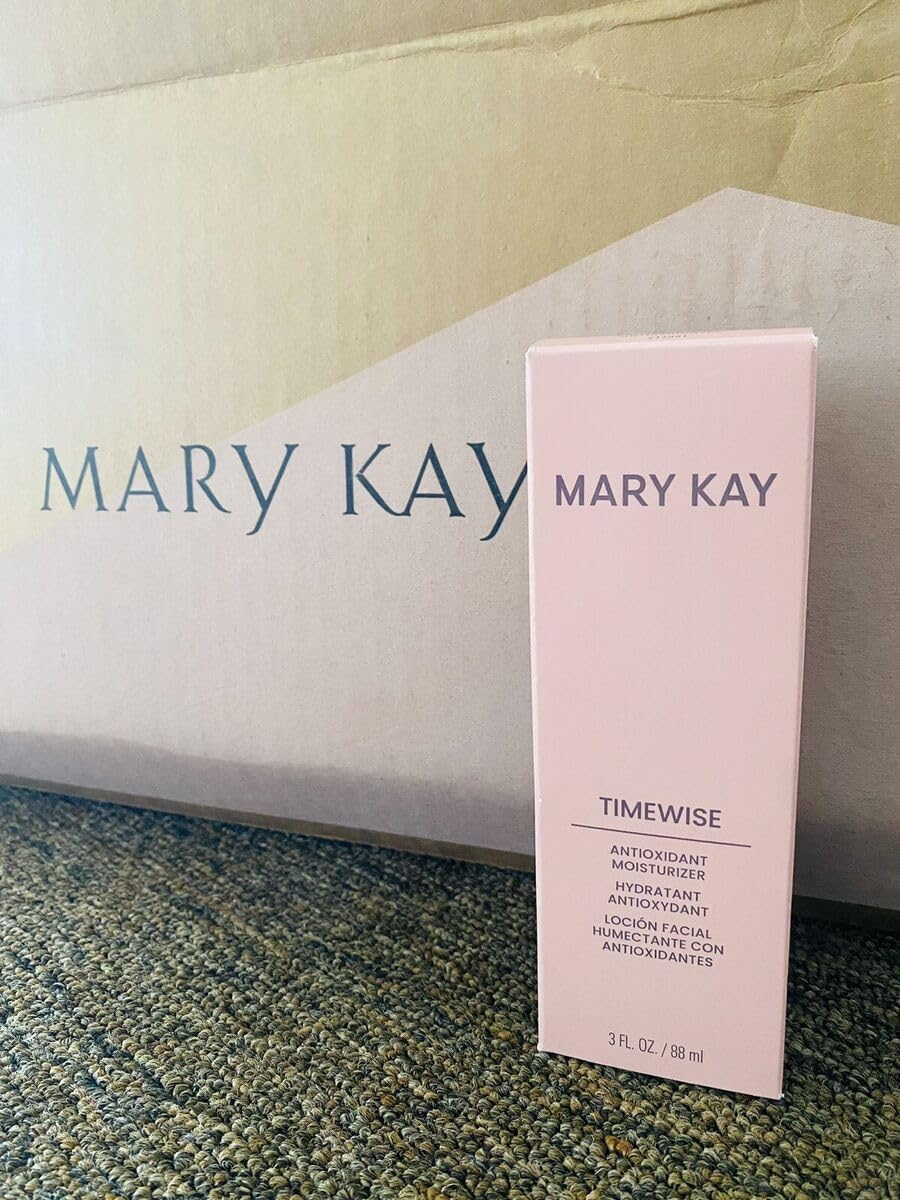 Mary Kay front packaging showing product and benefit of oil-free hydration