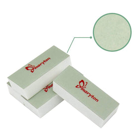 MARYTON demonstrating buffing on a fingernail, benefit quick glass-like shine