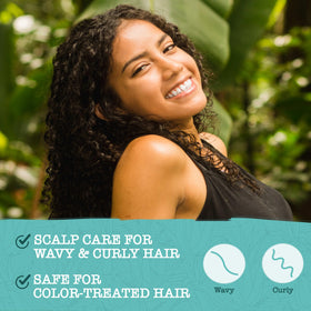Close-up of aloe vera gel texture used in Maui Moisture to soothe scalp and hydrate curls