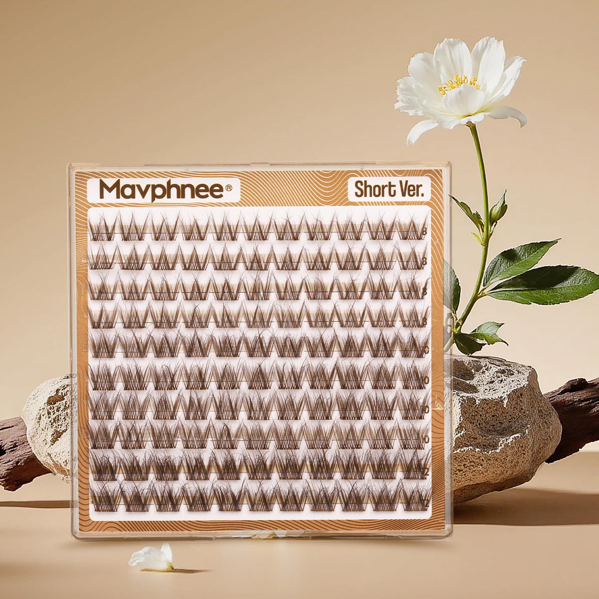 Mavphnee lifestyle image with natural makeup for everyday confidence