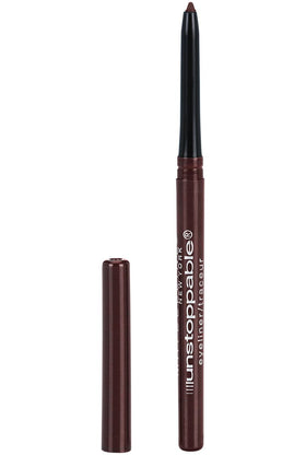 Maybelline Cinnabar paired with eyeshadow for coordinated styling