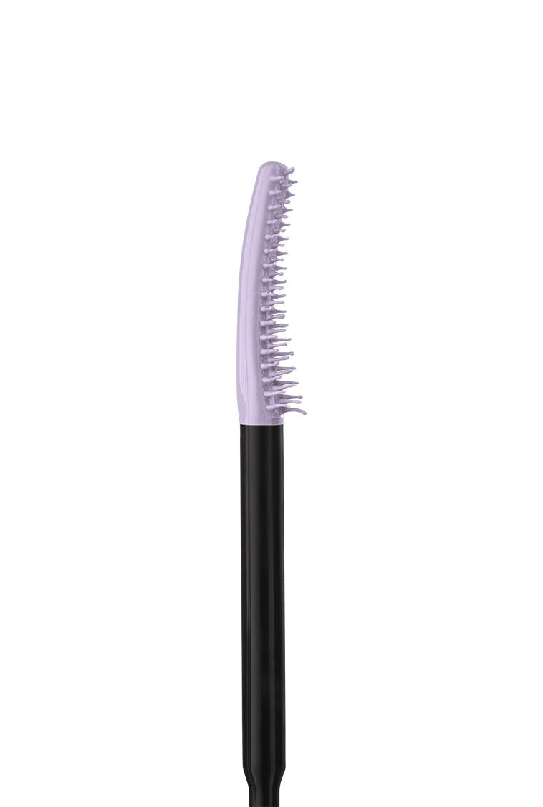 Maybelline mascara applied on lashes showing winged lift and length benefit