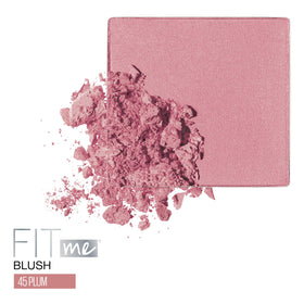Maybelline Fit Me close-up of powder texture highlighting smooth blendability benefit