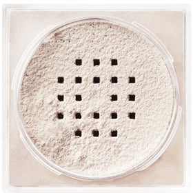 Maybelline Fit Me loose powder open sifter detail highlighting controlled dispensing benefit