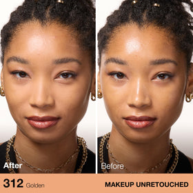 Maybelline Fit Me powder pan close-up showing smooth pressed texture for pore-blurring finish