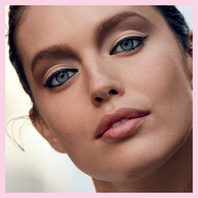 Maybelline hyper easy applying wing showing smooth no-skip stroke