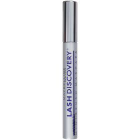 MAYBELLINE close-up of the mini tapered brush capturing tiny lashes for precise definition