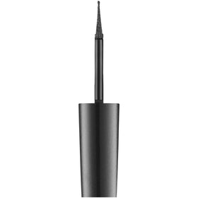 Maybelline on-eye lifestyle image showing metallic sheen and enhanced eye definition