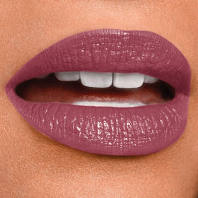 Maybelline on model lips illustrating long-lasting color and flattering finish