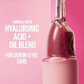 Maybelline texture close-up highlighting cream-to-matte comfort