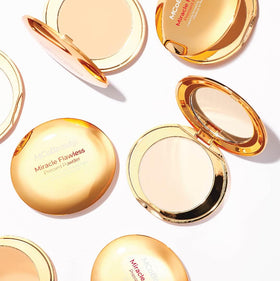 MCoBeauty fine powder texture close-up demonstrating soft-focus blurring