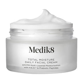 Medik8 jar front label showing product and quick hydration benefit
