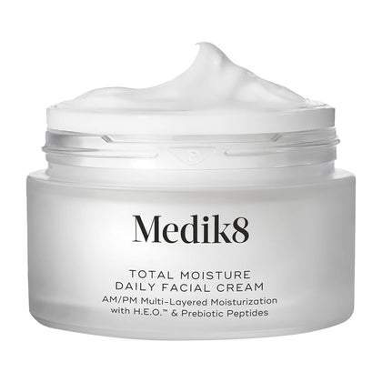 Medik8 jar front label showing product and quick hydration benefit