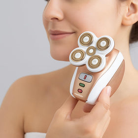 Meeteasy held in hand demonstrating compact size and comfortable grip