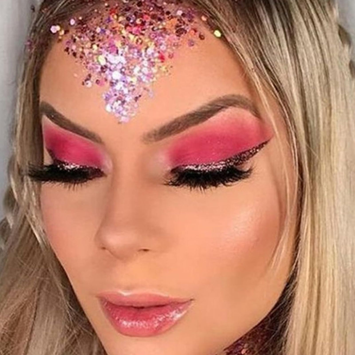 MEICOLY festival makeup look highlighting bold, long-lasting shine