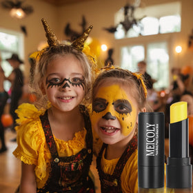 MEICOLY yellow stripe under eye demonstrating glare‑reducing application