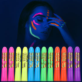 MeiduGaga front packaging showing all 12 neon crayons and quick setup benefit