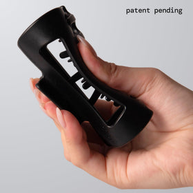 MELLO medium clip side profile highlighting curved teeth and flexible body